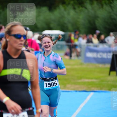 30.08.2026 - Elbe Triathlon Hamburg LAZAROV Photography http://msf.ph/oto/10064997 30.08.2026 12:09:19 Ziel 1505, 1664 meine-sportfotos.de