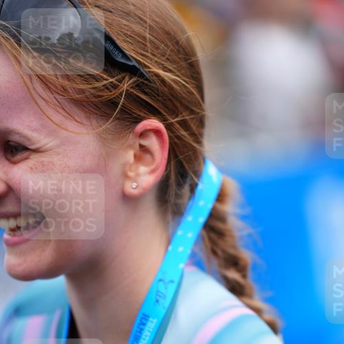 30.08.2026 - Elbe Triathlon Hamburg LAZAROV Photography http://msf.ph/oto/10065011 30.08.2026 12:09:30 Ziel 1561, 1574, 1640 meine-sportfotos.de