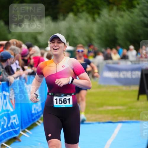 30.08.2026 - Elbe Triathlon Hamburg LAZAROV Photography http://msf.ph/oto/10065018 30.08.2026 12:09:33 Ziel 919, 1561, 1574, 1640 meine-sportfotos.de
