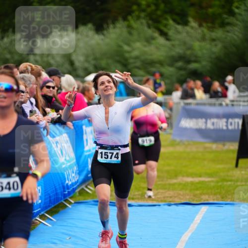 30.08.2026 - Elbe Triathlon Hamburg LAZAROV Photography http://msf.ph/oto/10065035 30.08.2026 12:09:37 Ziel 919, 1561, 1574, 1640 meine-sportfotos.de