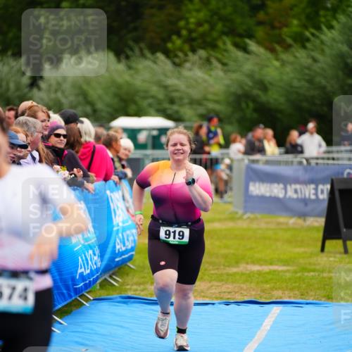 30.08.2026 - Elbe Triathlon Hamburg LAZAROV Photography http://msf.ph/oto/10065043 30.08.2026 12:09:38 Ziel 919, 1574, 1640 meine-sportfotos.de