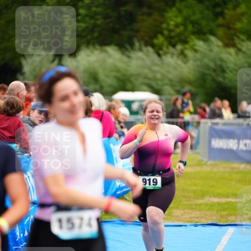 30.08.2026 - Elbe Triathlon Hamburg LAZAROV Photography http://msf.ph/oto/10065045 30.08.2026 12:09:39 Ziel 919, 1574, 1640 meine-sportfotos.de