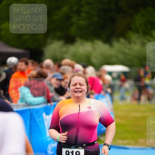 30.08.2026 - Elbe Triathlon Hamburg LAZAROV Photography http://msf.ph/oto/10065051 30.08.2026 12:09:40 Ziel 919, 1574 meine-sportfotos.de