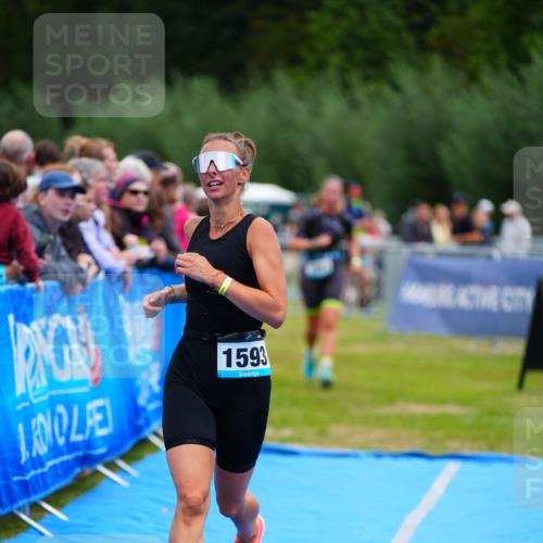 30.08.2026 - Elbe Triathlon Hamburg LAZAROV Photography http://msf.ph/oto/10065072 30.08.2026 12:09:57 Ziel 1593, 1687 meine-sportfotos.de