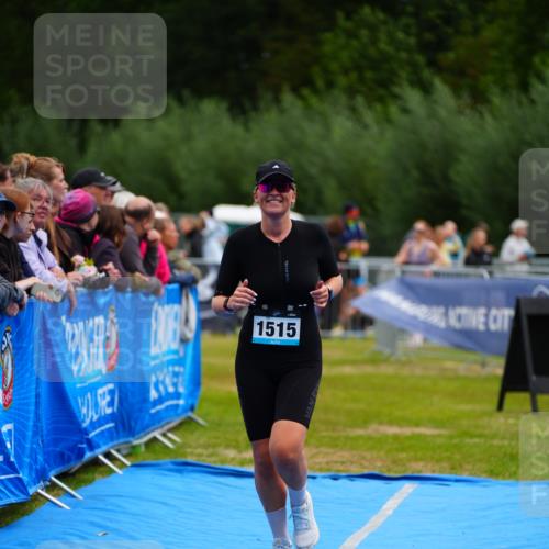 30.08.2026 - Elbe Triathlon Hamburg LAZAROV Photography http://msf.ph/oto/10065090 30.08.2026 12:10:07 Ziel 1515 meine-sportfotos.de