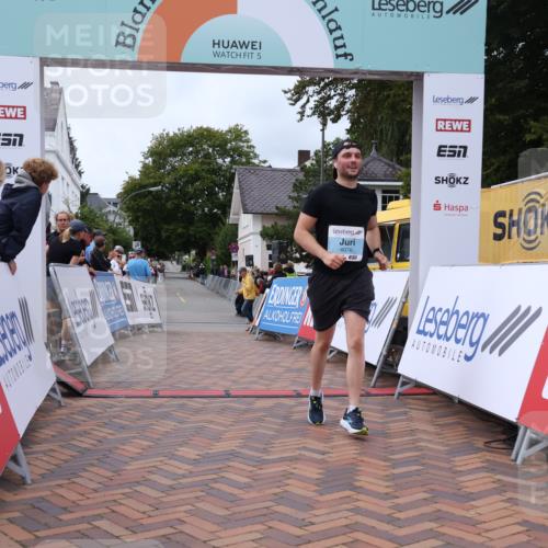 30.08.2026 - Blankeneser Heldenlauf Lena Gebhardt http://msf.ph/oto/10065106 30.08.2026 12:48:54 Ziel 2001, 2002, 4076 meine-sportfotos.de