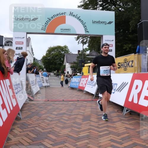 30.08.2026 - Blankeneser Heldenlauf Lena Gebhardt http://msf.ph/oto/10065110 30.08.2026 12:48:55 Ziel 2001, 2002, 4076 meine-sportfotos.de