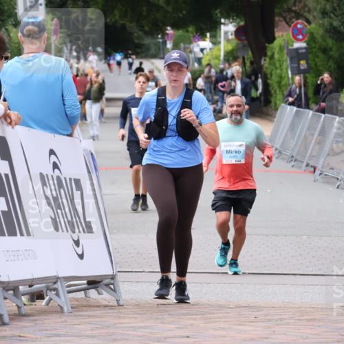 30.08.2026 - Blankeneser Heldenlauf Lena Gebhardt http://msf.ph/oto/10065117 30.08.2026 12:49:35 Ziel  meine-sportfotos.de