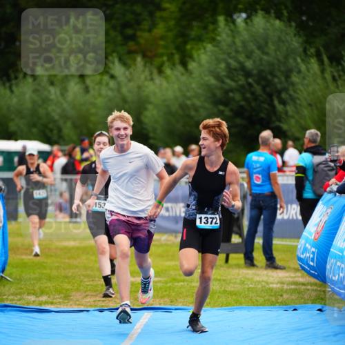 30.08.2026 - Elbe Triathlon Hamburg LAZAROV Photography http://msf.ph/oto/10065119 30.08.2026 12:10:22 Ziel 1372, 1382, 1471, 1539 meine-sportfotos.de