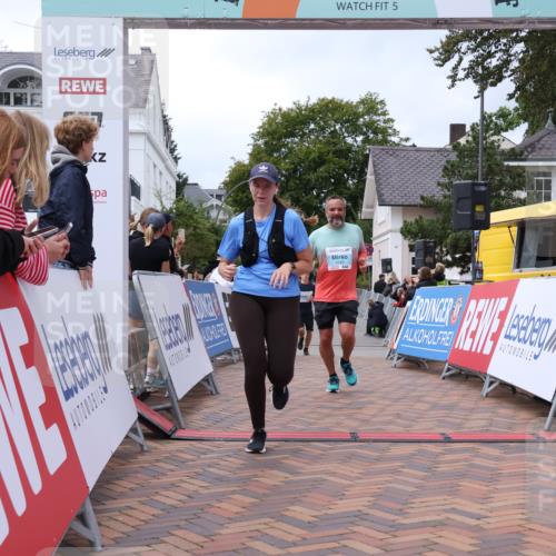 30.08.2026 - Blankeneser Heldenlauf Lena Gebhardt http://msf.ph/oto/10065124 30.08.2026 12:49:40 Ziel 2093, 4245, 4311 meine-sportfotos.de