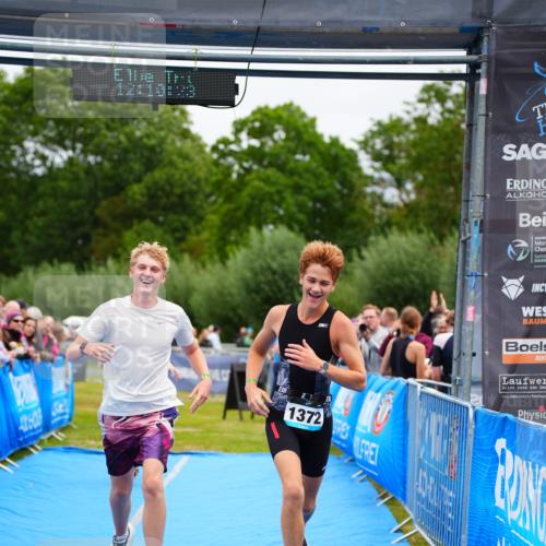 30.08.2026 - Elbe Triathlon Hamburg LAZAROV Photography http://msf.ph/oto/10065126 30.08.2026 12:10:24 Ziel 1372, 1382, 1471, 1539 meine-sportfotos.de