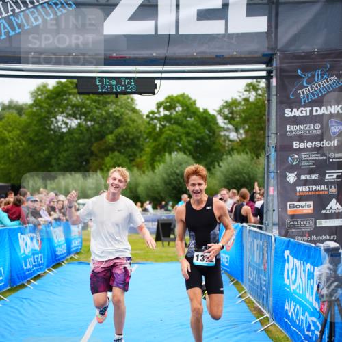 30.08.2026 - Elbe Triathlon Hamburg LAZAROV Photography http://msf.ph/oto/10065127 30.08.2026 12:10:24 Ziel 1372, 1382, 1471, 1539 meine-sportfotos.de