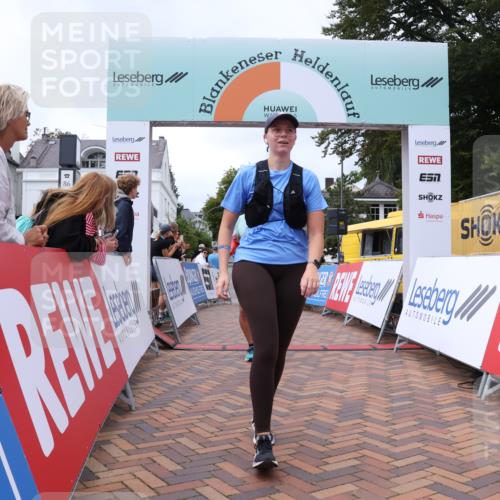 30.08.2026 - Blankeneser Heldenlauf Lena Gebhardt http://msf.ph/oto/10065131 30.08.2026 12:49:41 Ziel 2093, 4245, 4311 meine-sportfotos.de