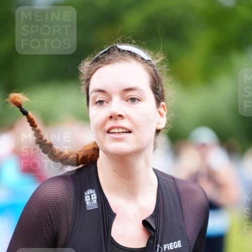 30.08.2026 - Elbe Triathlon Hamburg LAZAROV Photography http://msf.ph/oto/10065133 30.08.2026 12:10:28 Ziel 1427, 1471, 1539 meine-sportfotos.de