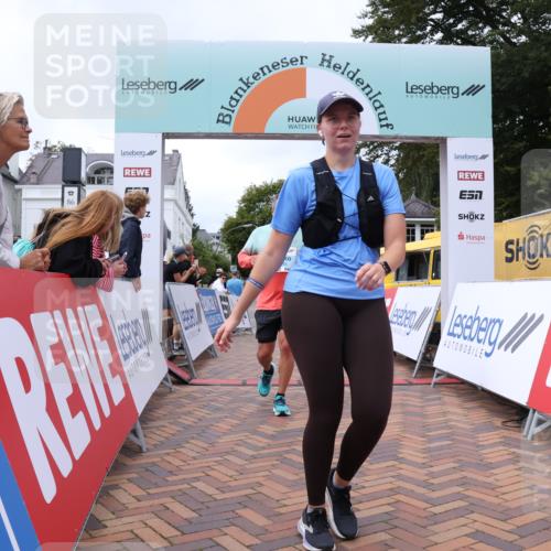 30.08.2026 - Blankeneser Heldenlauf Lena Gebhardt http://msf.ph/oto/10065134 30.08.2026 12:49:42 Ziel 2093, 4245, 4311 meine-sportfotos.de