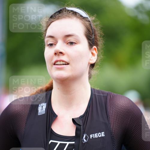 30.08.2026 - Elbe Triathlon Hamburg LAZAROV Photography http://msf.ph/oto/10065135 30.08.2026 12:10:28 Ziel 1427, 1471, 1539 meine-sportfotos.de
