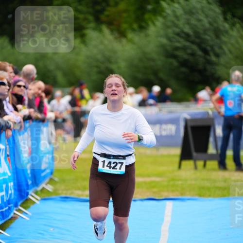 30.08.2026 - Elbe Triathlon Hamburg LAZAROV Photography http://msf.ph/oto/10065158 30.08.2026 12:10:36 Ziel 1427, 1631 meine-sportfotos.de