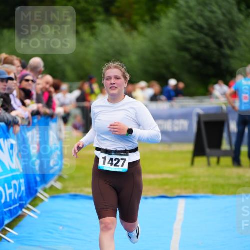 30.08.2026 - Elbe Triathlon Hamburg LAZAROV Photography http://msf.ph/oto/10065160 30.08.2026 12:10:36 Ziel 1427, 1631 meine-sportfotos.de