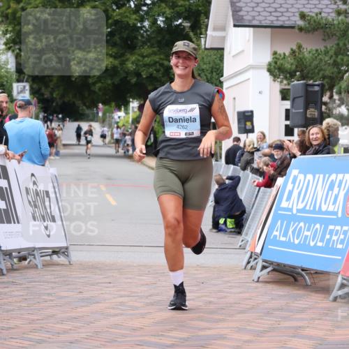 30.08.2026 - Blankeneser Heldenlauf Lena Gebhardt http://msf.ph/oto/10065170 30.08.2026 12:49:52 Ziel 4262, 4311 meine-sportfotos.de