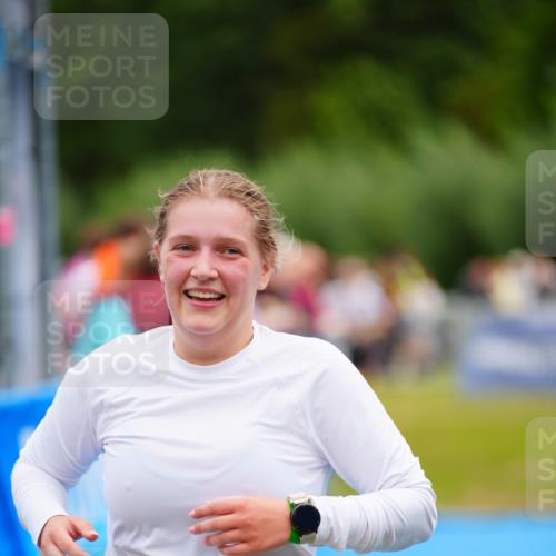 30.08.2026 - Elbe Triathlon Hamburg LAZAROV Photography http://msf.ph/oto/10065175 30.08.2026 12:10:38 Ziel 1427, 1631 meine-sportfotos.de