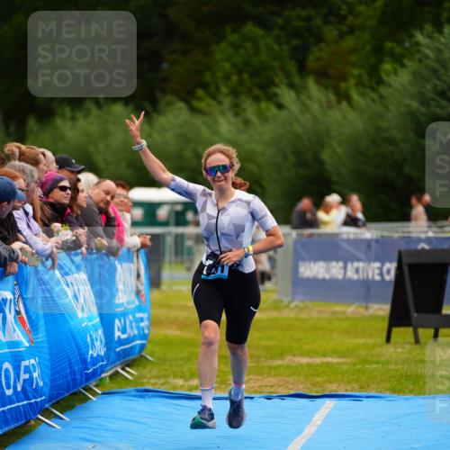 30.08.2026 - Elbe Triathlon Hamburg LAZAROV Photography http://msf.ph/oto/10065177 30.08.2026 12:10:42 Ziel 1631 meine-sportfotos.de