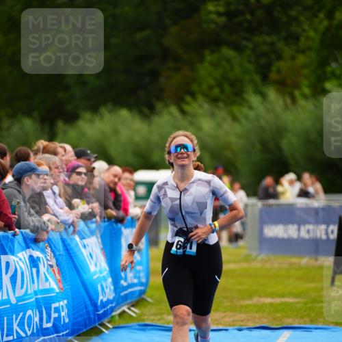 30.08.2026 - Elbe Triathlon Hamburg LAZAROV Photography http://msf.ph/oto/10065182 30.08.2026 12:10:43 Ziel 1631 meine-sportfotos.de