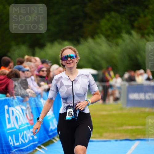 30.08.2026 - Elbe Triathlon Hamburg LAZAROV Photography http://msf.ph/oto/10065187 30.08.2026 12:10:44 Ziel 1631 meine-sportfotos.de