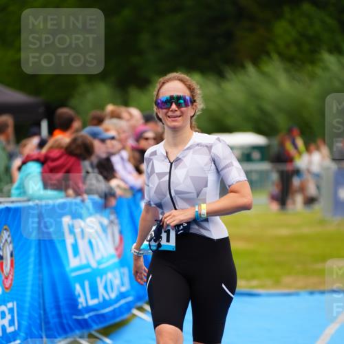 30.08.2026 - Elbe Triathlon Hamburg LAZAROV Photography http://msf.ph/oto/10065190 30.08.2026 12:10:45 Ziel 1631 meine-sportfotos.de