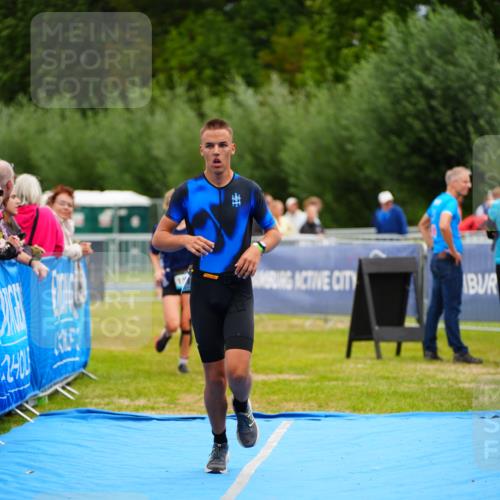 30.08.2026 - Elbe Triathlon Hamburg LAZAROV Photography http://msf.ph/oto/10065193 30.08.2026 12:10:54 Ziel 1377, 1549 meine-sportfotos.de