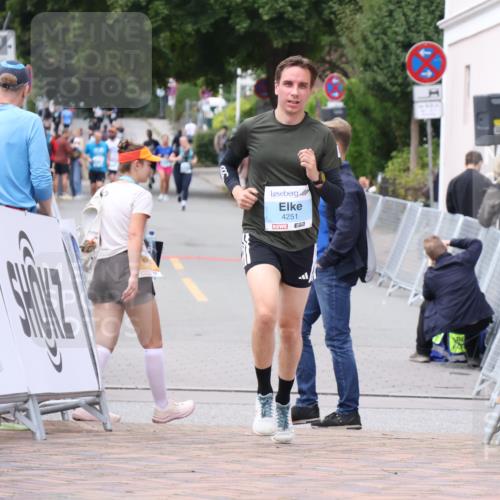 30.08.2026 - Blankeneser Heldenlauf Lena Gebhardt http://msf.ph/oto/10065195 30.08.2026 12:50:13 Ziel 4251 meine-sportfotos.de
