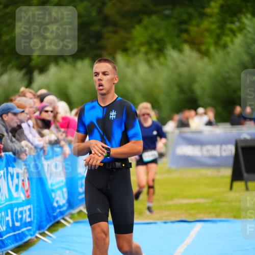 30.08.2026 - Elbe Triathlon Hamburg LAZAROV Photography http://msf.ph/oto/10065200 30.08.2026 12:10:55 Ziel 1377, 1549 meine-sportfotos.de