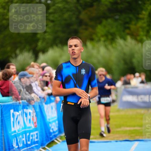 30.08.2026 - Elbe Triathlon Hamburg LAZAROV Photography http://msf.ph/oto/10065201 30.08.2026 12:10:55 Ziel 1377, 1549 meine-sportfotos.de