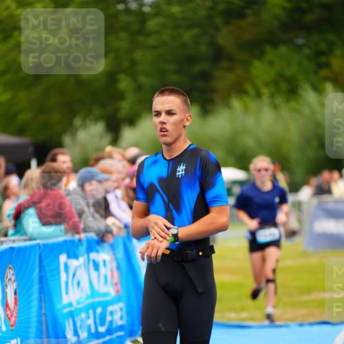 30.08.2026 - Elbe Triathlon Hamburg LAZAROV Photography http://msf.ph/oto/10065204 30.08.2026 12:10:56 Ziel 1377, 1549 meine-sportfotos.de