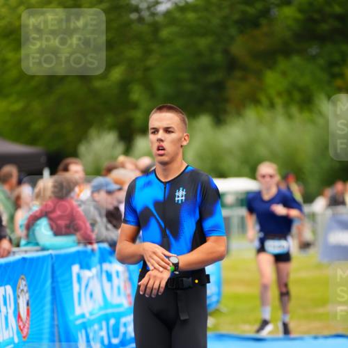 30.08.2026 - Elbe Triathlon Hamburg LAZAROV Photography http://msf.ph/oto/10065205 30.08.2026 12:10:56 Ziel 1377, 1549 meine-sportfotos.de