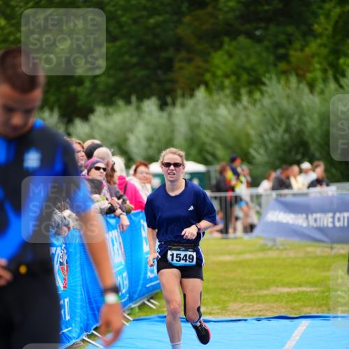 30.08.2026 - Elbe Triathlon Hamburg LAZAROV Photography http://msf.ph/oto/10065208 30.08.2026 12:10:57 Ziel 1377, 1549 meine-sportfotos.de