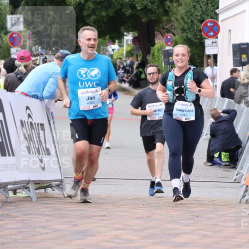 30.08.2026 - Blankeneser Heldenlauf Lena Gebhardt http://msf.ph/oto/10065216 30.08.2026 12:50:31 Ziel 4010, 4063, 4156 meine-sportfotos.de