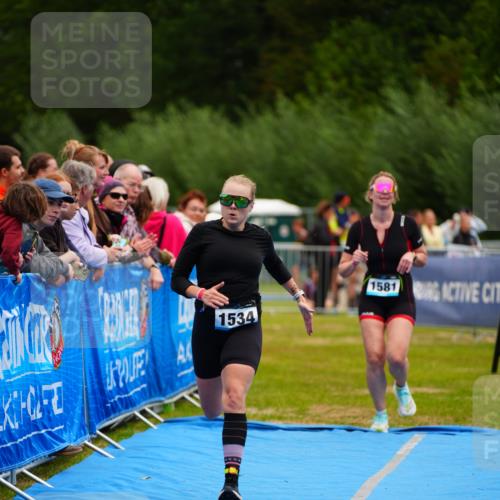 30.08.2026 - Elbe Triathlon Hamburg LAZAROV Photography http://msf.ph/oto/10065233 30.08.2026 12:11:14 Ziel 1534, 1576, 1581, 1615 meine-sportfotos.de