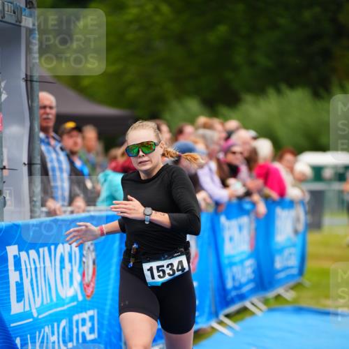 30.08.2026 - Elbe Triathlon Hamburg LAZAROV Photography http://msf.ph/oto/10065240 30.08.2026 12:11:15 Ziel 1534, 1576, 1581, 1615 meine-sportfotos.de