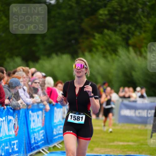 30.08.2026 - Elbe Triathlon Hamburg LAZAROV Photography http://msf.ph/oto/10065248 30.08.2026 12:11:17 Ziel 1534, 1581, 1615 meine-sportfotos.de
