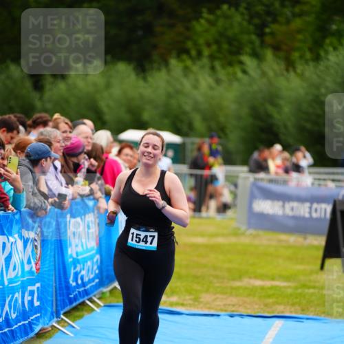 30.08.2026 - Elbe Triathlon Hamburg LAZAROV Photography http://msf.ph/oto/10065281 30.08.2026 12:11:26 Ziel 893, 1547, 1615 meine-sportfotos.de