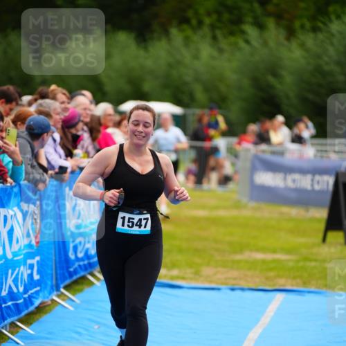 30.08.2026 - Elbe Triathlon Hamburg LAZAROV Photography http://msf.ph/oto/10065282 30.08.2026 12:11:27 Ziel 893, 1547 meine-sportfotos.de