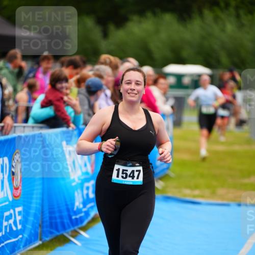 30.08.2026 - Elbe Triathlon Hamburg LAZAROV Photography http://msf.ph/oto/10065285 30.08.2026 12:11:28 Ziel 893, 1547, 1654 meine-sportfotos.de