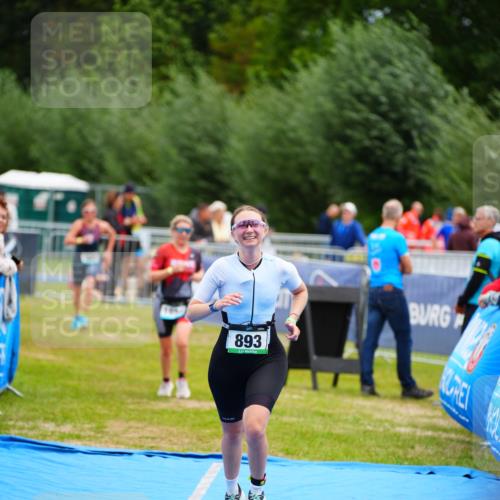 30.08.2026 - Elbe Triathlon Hamburg LAZAROV Photography http://msf.ph/oto/10065295 30.08.2026 12:11:32 Ziel 893, 1654, 1689 meine-sportfotos.de