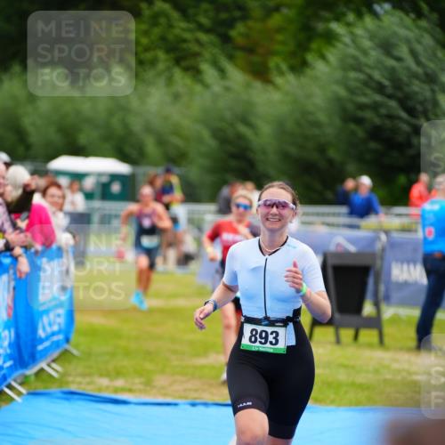 30.08.2026 - Elbe Triathlon Hamburg LAZAROV Photography http://msf.ph/oto/10065303 30.08.2026 12:11:33 Ziel 893, 1654, 1689 meine-sportfotos.de