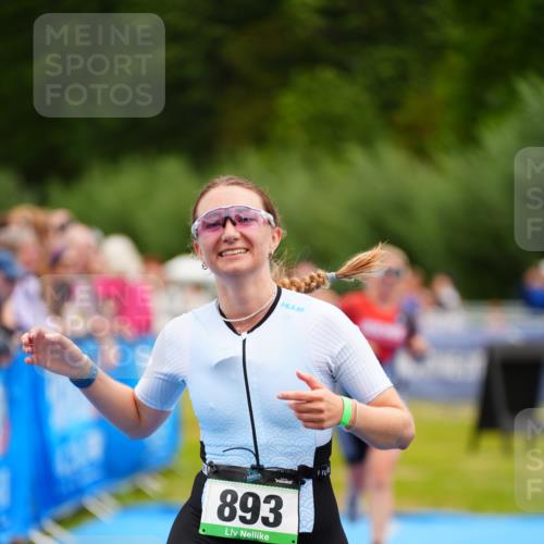 30.08.2026 - Elbe Triathlon Hamburg LAZAROV Photography http://msf.ph/oto/10065304 30.08.2026 12:11:35 Ziel 893, 1654, 1689 meine-sportfotos.de