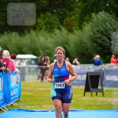 30.08.2026 - Elbe Triathlon Hamburg LAZAROV Photography http://msf.ph/oto/10065326 30.08.2026 12:11:45 Ziel 1583 meine-sportfotos.de