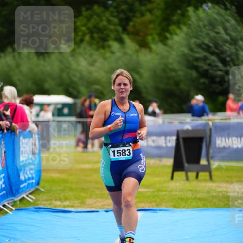 30.08.2026 - Elbe Triathlon Hamburg LAZAROV Photography http://msf.ph/oto/10065327 30.08.2026 12:11:45 Ziel 1583 meine-sportfotos.de