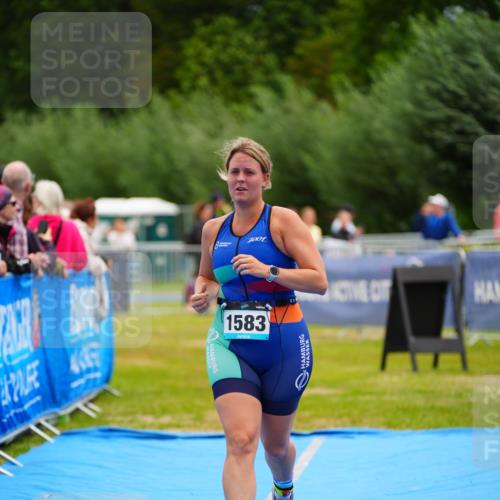 30.08.2026 - Elbe Triathlon Hamburg LAZAROV Photography http://msf.ph/oto/10065330 30.08.2026 12:11:46 Ziel 1583 meine-sportfotos.de