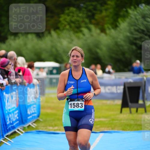30.08.2026 - Elbe Triathlon Hamburg LAZAROV Photography http://msf.ph/oto/10065331 30.08.2026 12:11:46 Ziel 1583 meine-sportfotos.de