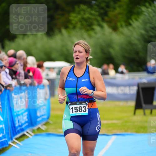 30.08.2026 - Elbe Triathlon Hamburg LAZAROV Photography http://msf.ph/oto/10065334 30.08.2026 12:11:46 Ziel 1583 meine-sportfotos.de